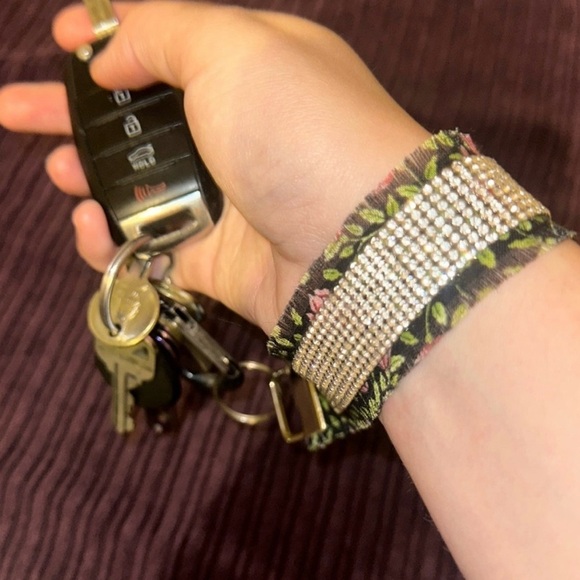 Frayed Rhinestone Wristlet Keychain - Picture 2 of 2